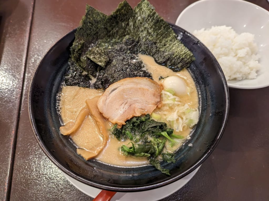 坂戸家・豚骨醤油