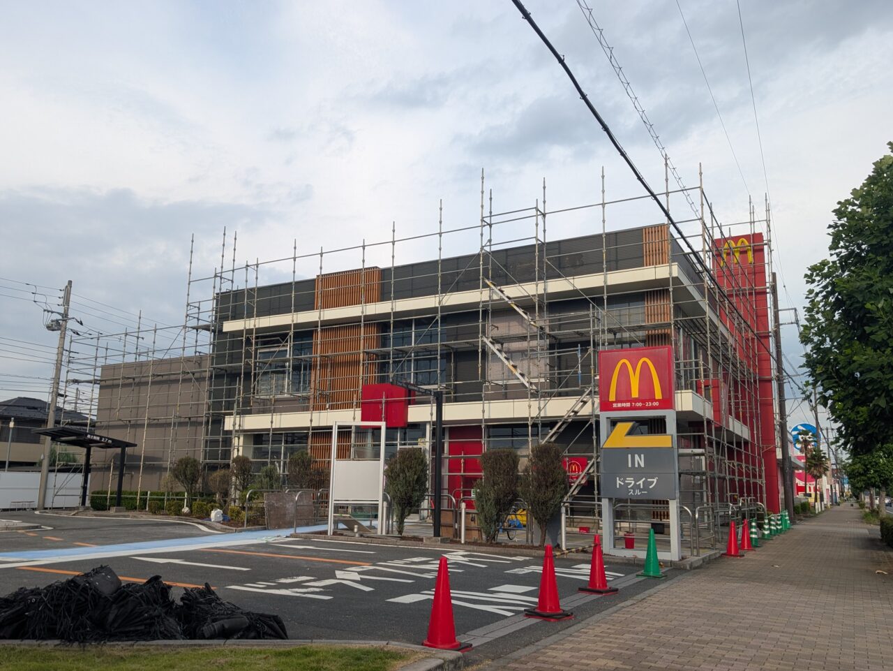 マクドナルド にっさい花みず木店